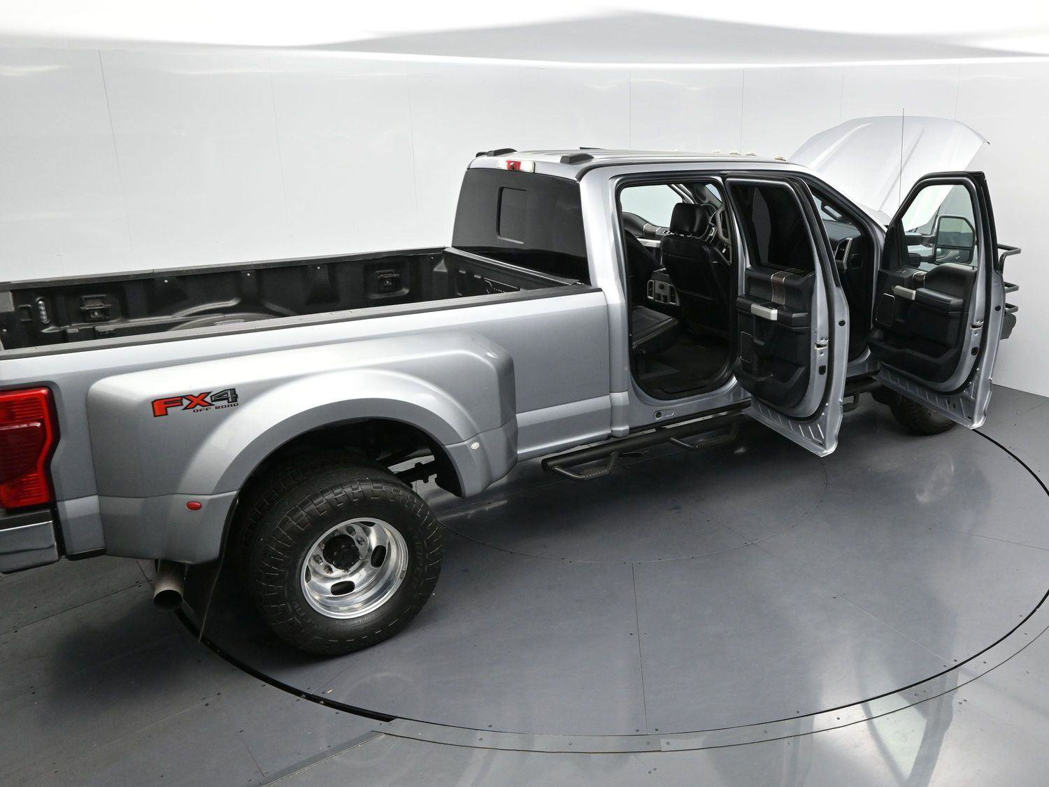Used 2020 Ford F350 Lariat w/ Lariat Value Package image 43