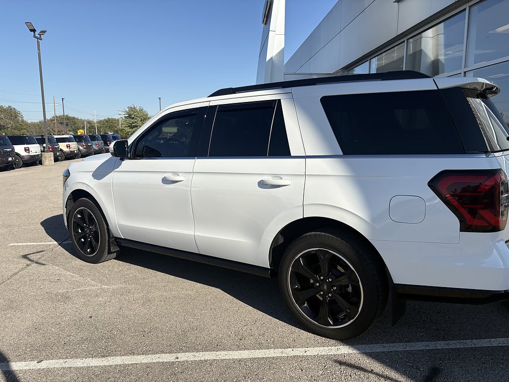 Used 2023 Ford Expedition Limited AWD/4WD image 4