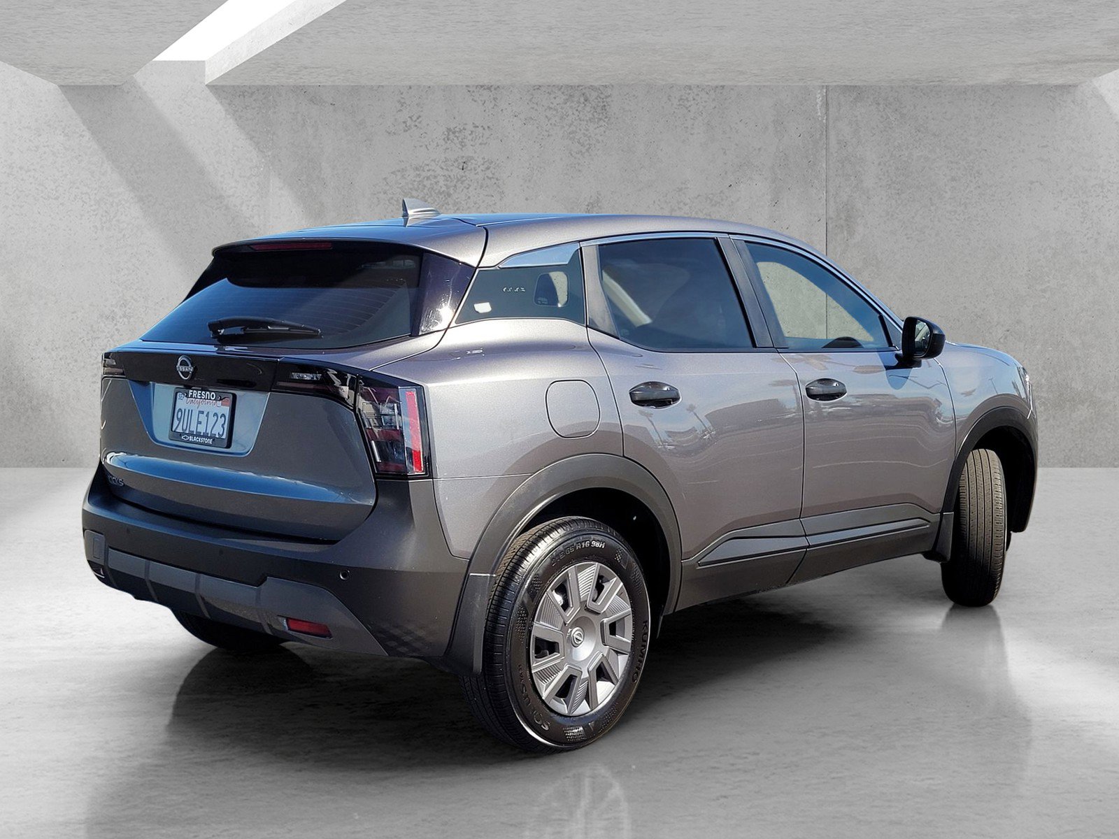 Used 2025 Nissan Kicks S image 4