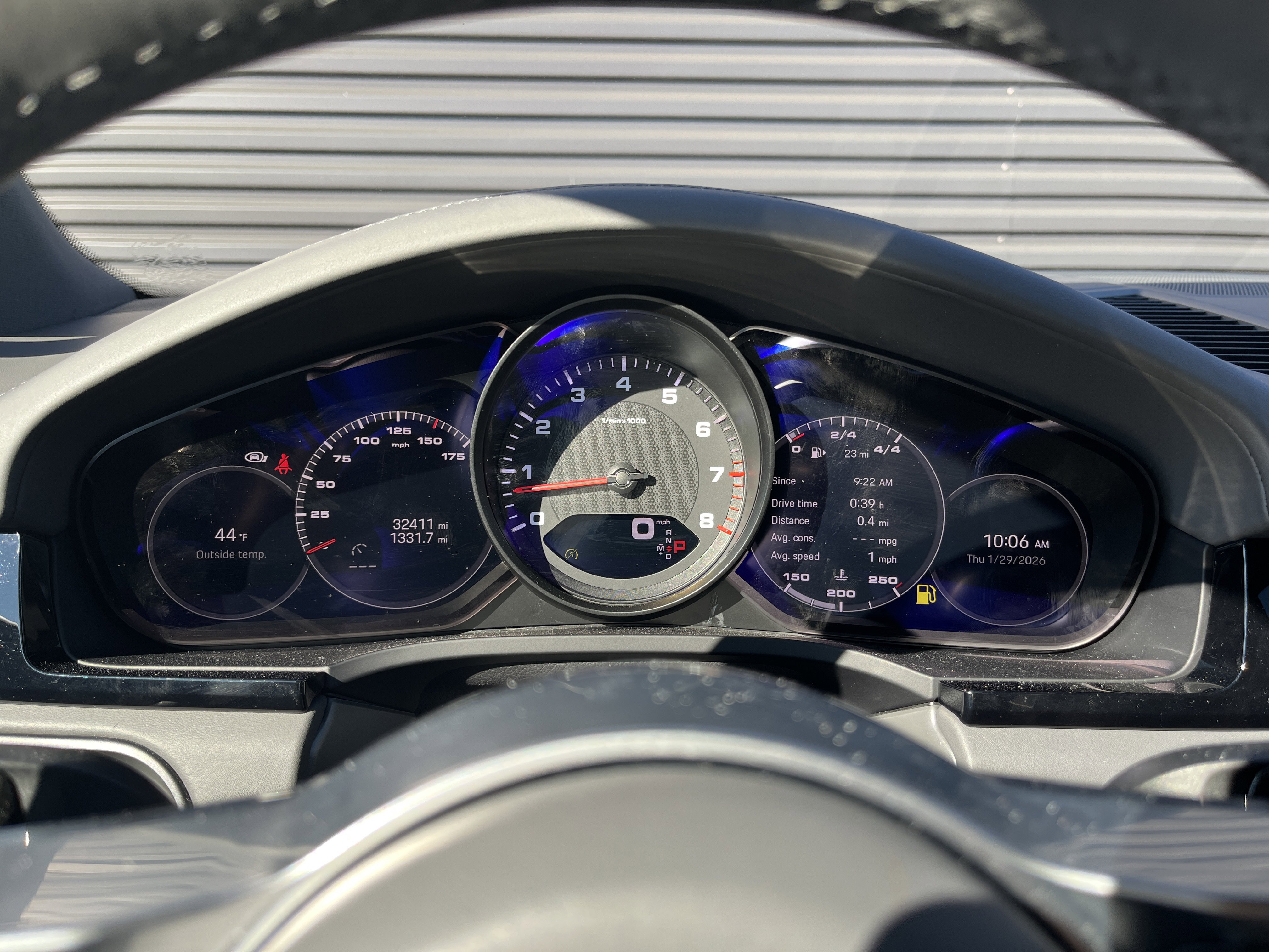 Certified 2023 Porsche Cayenne Platinum Edition image 32