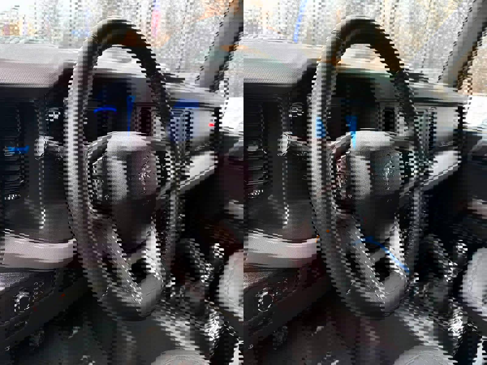 Used 2022 Ford Bronco Black Diamond image 16