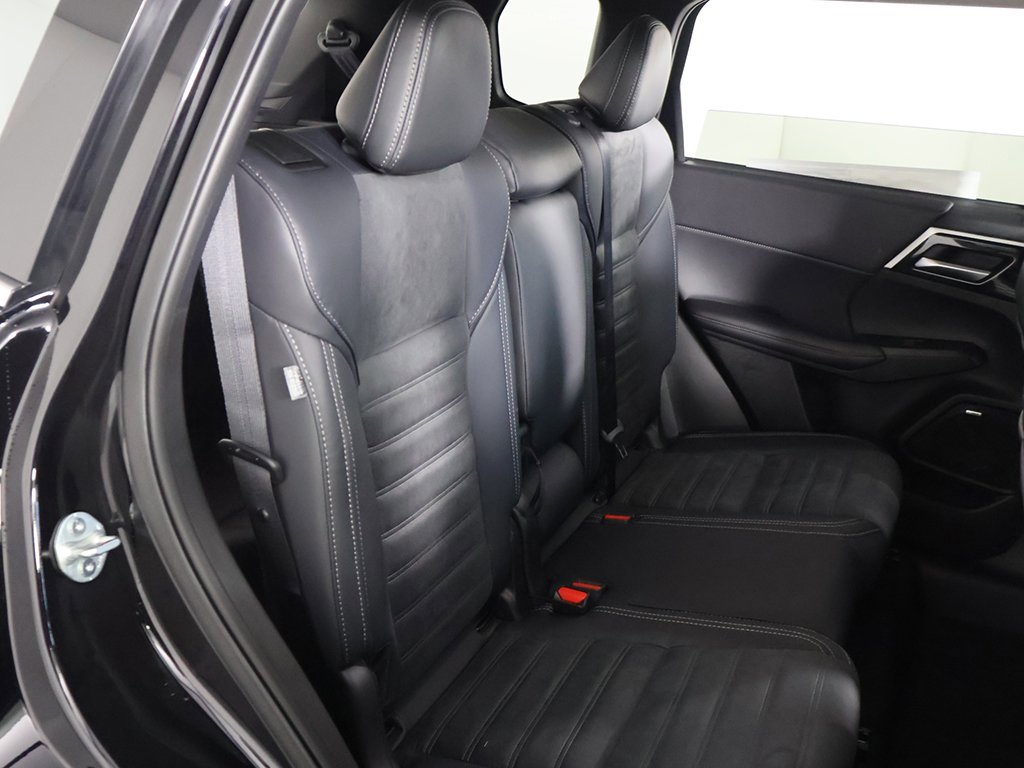 New 2026 Mitsubishi Outlander SE image 34