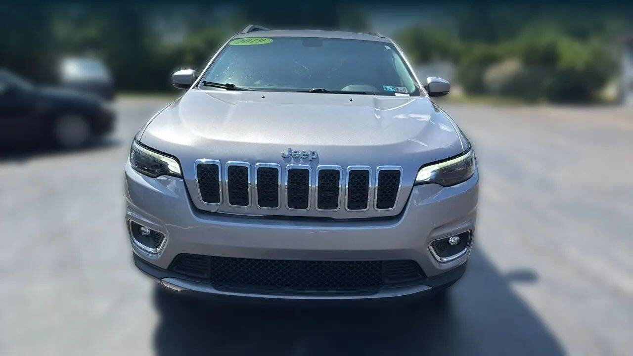 Used 2019 Jeep Cherokee Limited image 2