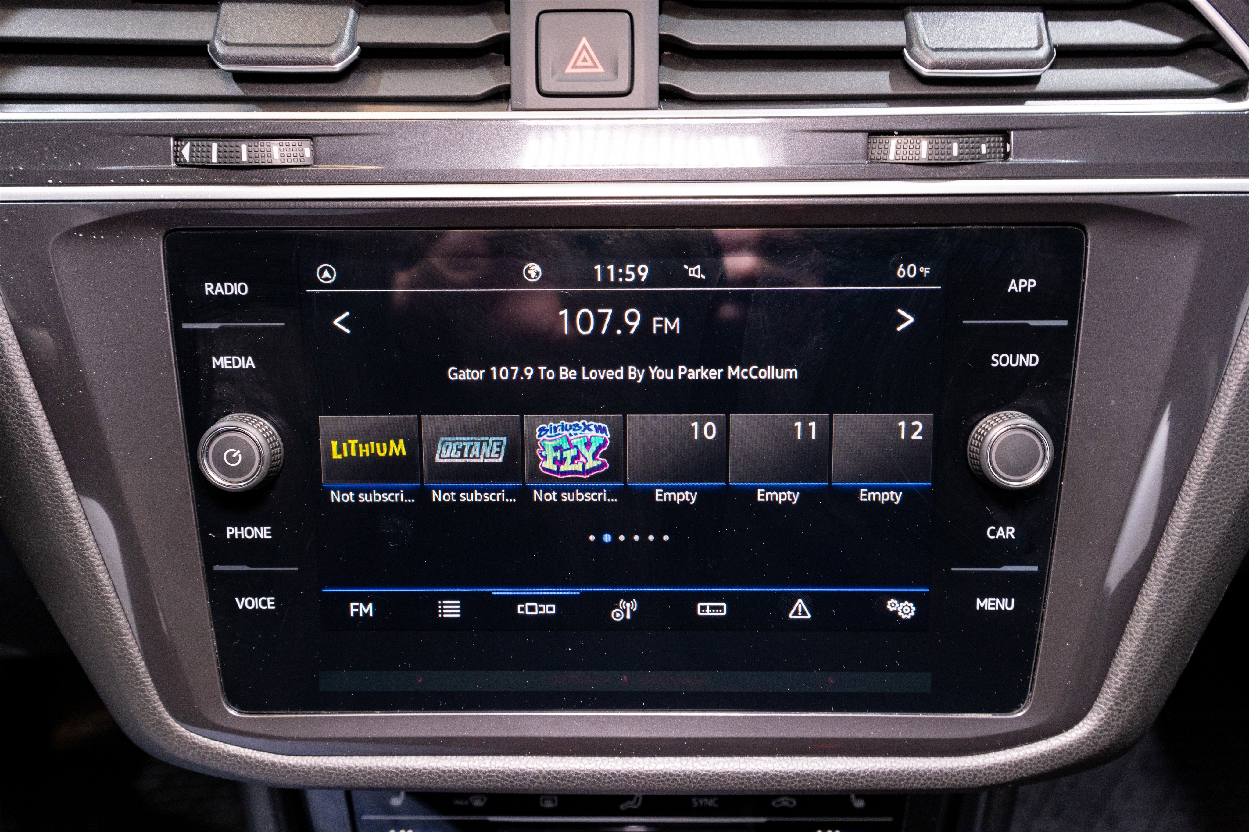 Used 2023 Volkswagen Tiguan SE image 15