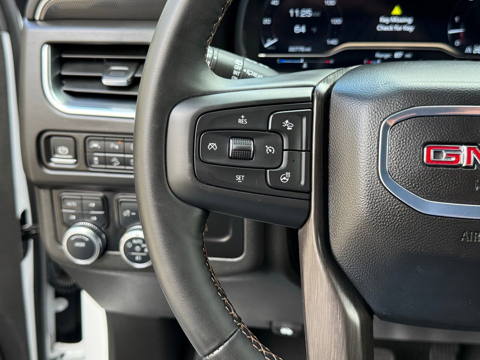 Used 2024 GMC Yukon AT4 w/ AT4 Premium Package AWD/4WD image 25