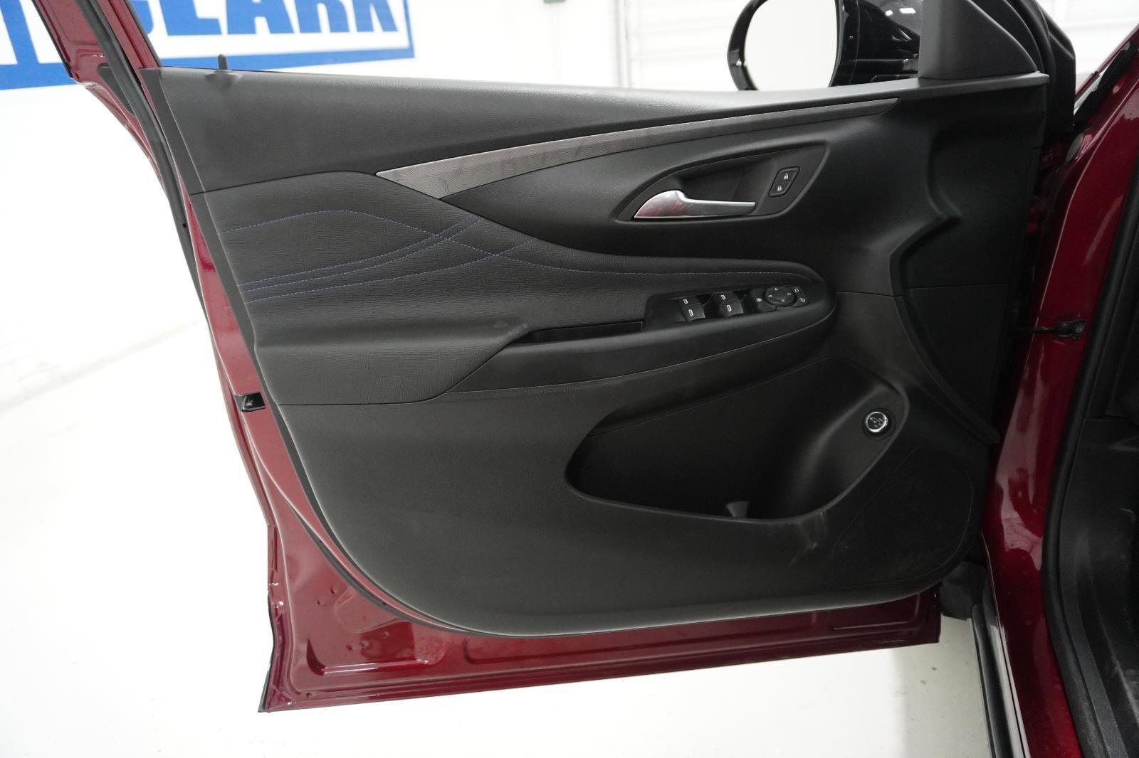 Used 2024 Buick Envista Sport Touring w/ Convenience II Package image 13