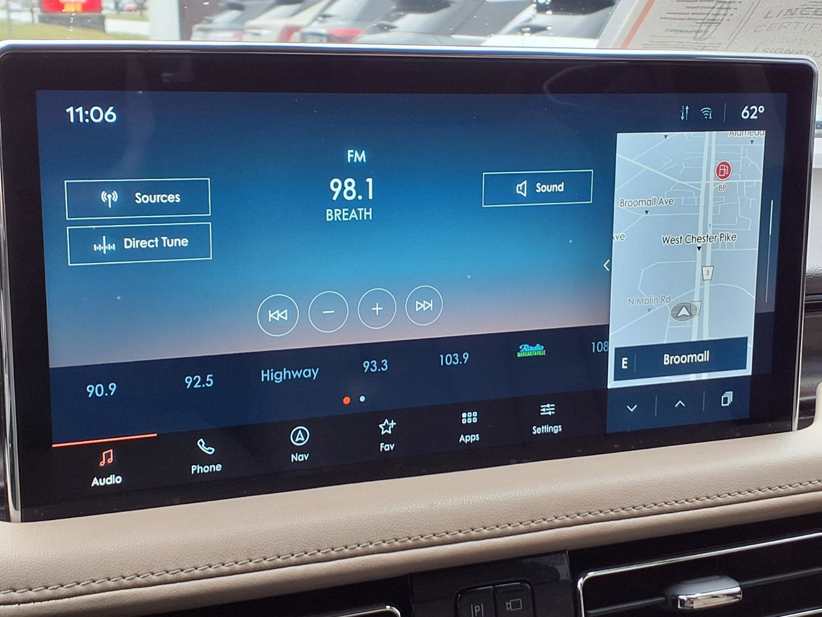 Certified 2022 Lincoln Nautilus Reserve image 24