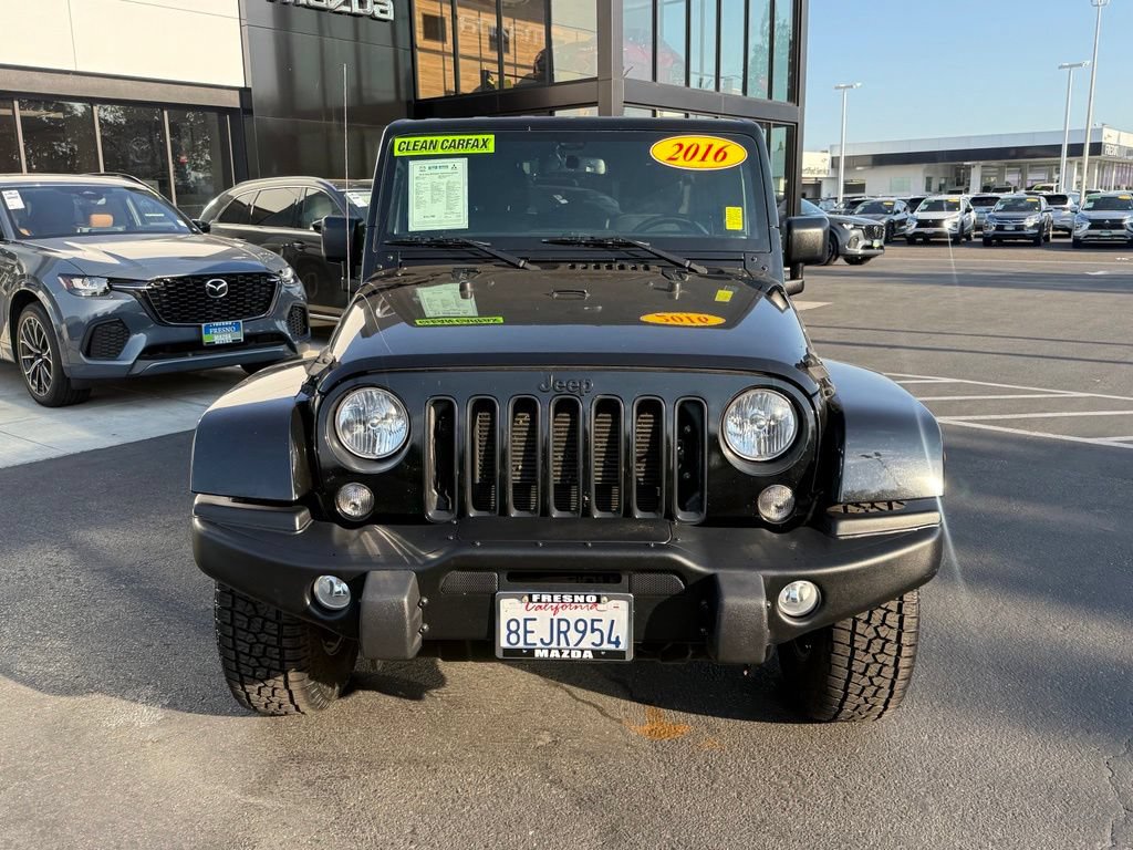 Used 2016 Jeep Wrangler Unlimited Sahara AWD/4WD image 3