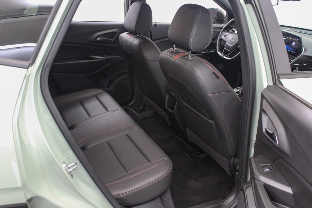 Used 2024 Chevrolet Trax RS w/ Driver Confidence Package FWD image 18