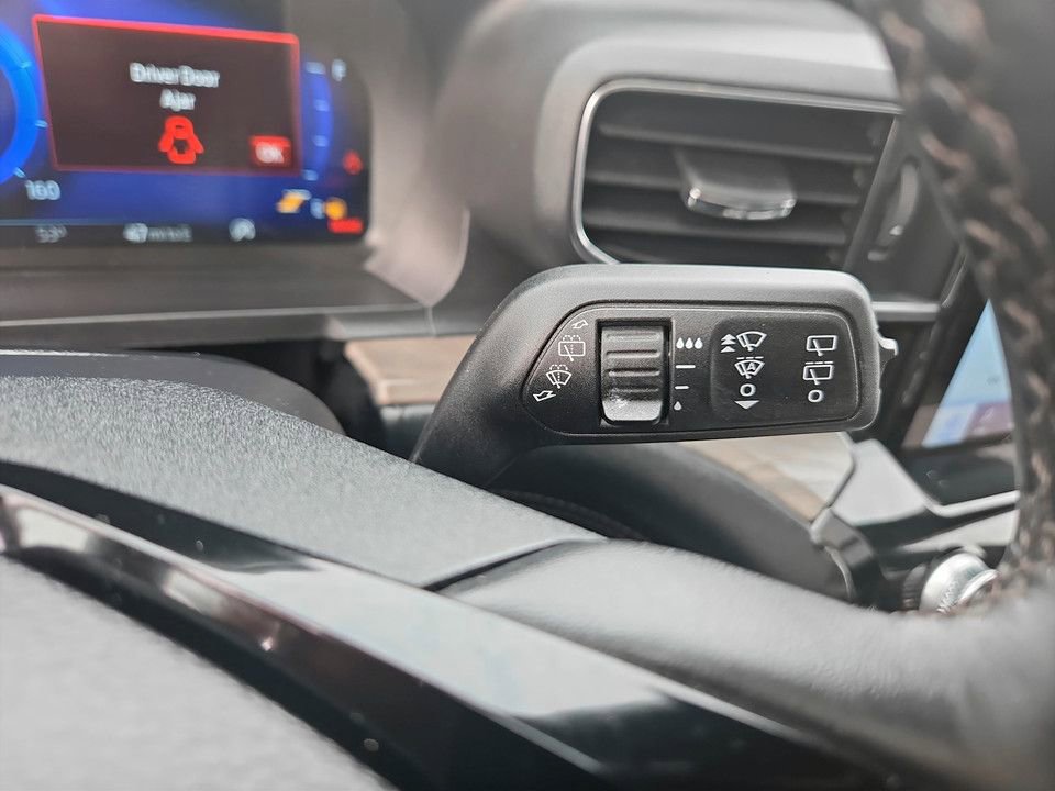 Used 2023 Ford Explorer Platinum w/ Technology Package image 16