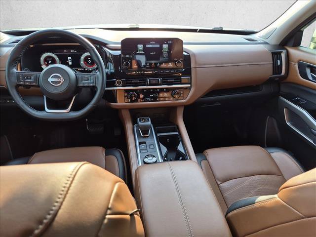 Used 2023 Nissan Pathfinder Platinum w/ Cargo Package AWD/4WD image 18