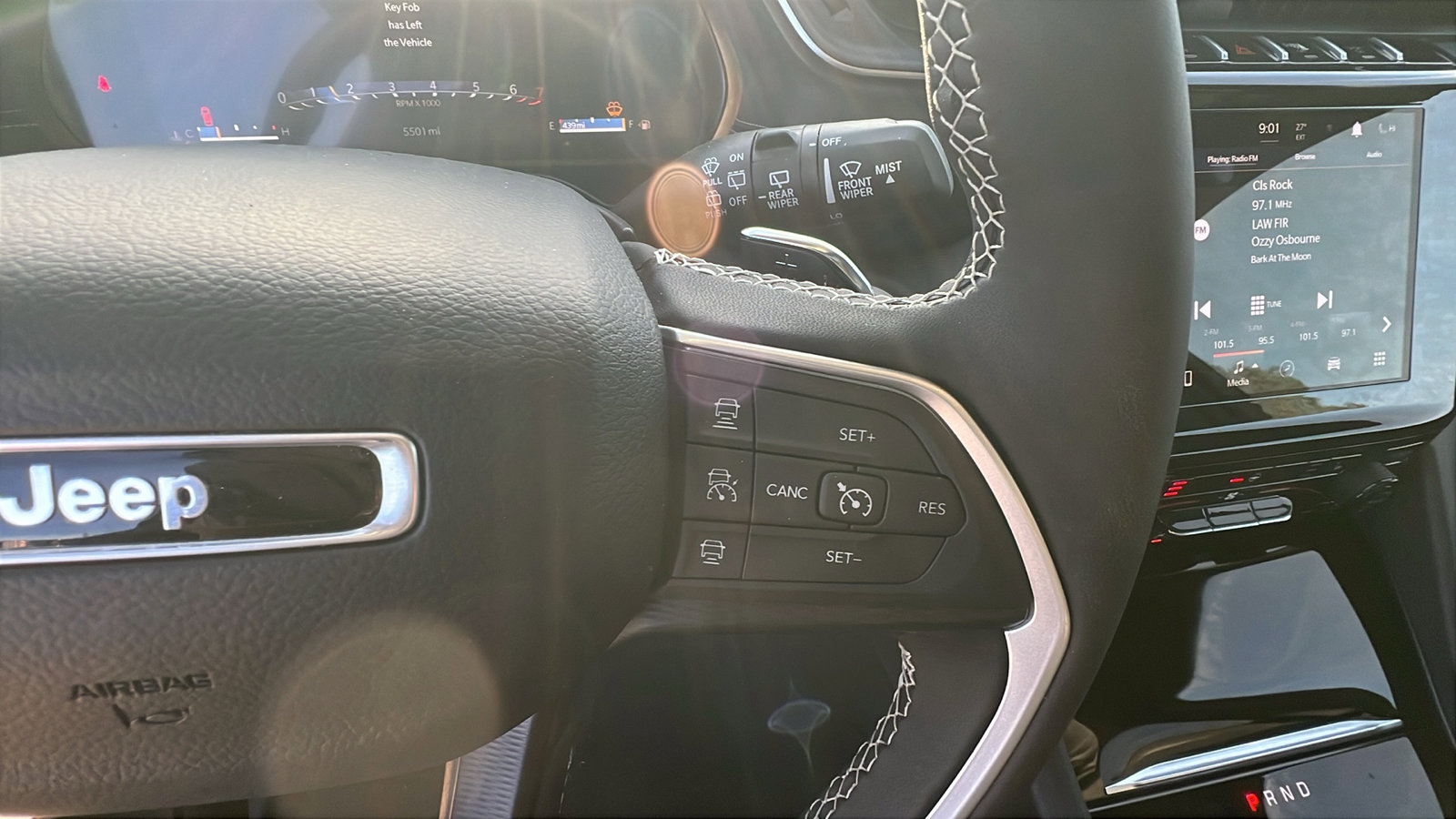 Used 2025 Jeep Grand Cherokee Altitude image 30