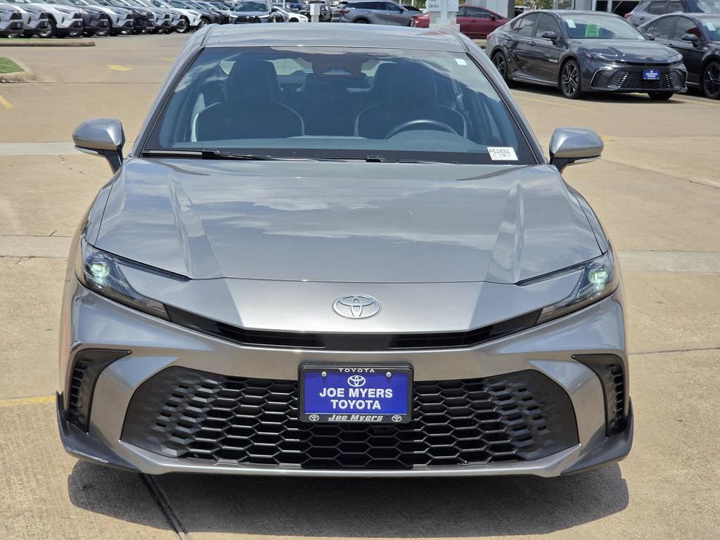 Used 2025 Toyota Camry SE FWD image 3