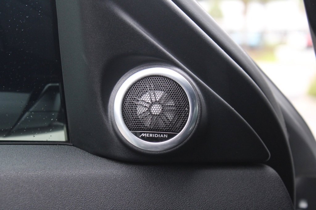 Certified 2025 Land Rover Range Rover Evoque Dynamic SE image 15