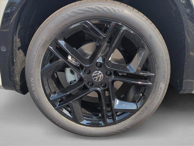 New 2026 Volkswagen Tiguan SE R-Line FWD image 15
