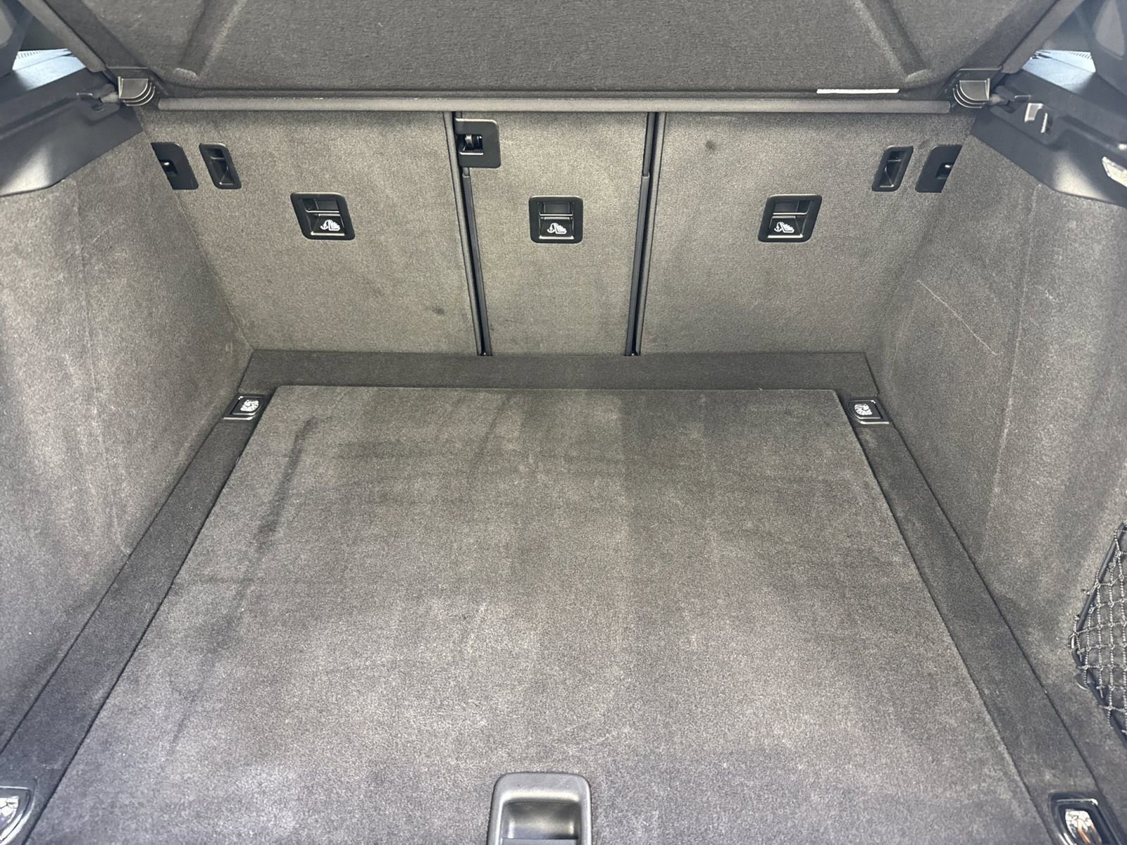 Certified 2023 Porsche Macan image 15