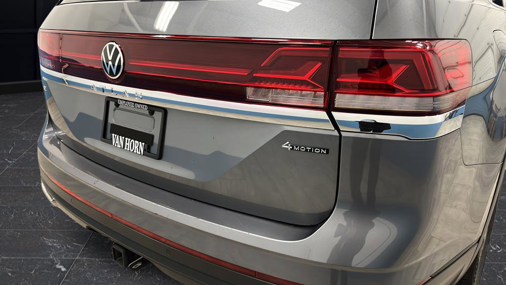 Used 2024 Volkswagen Atlas SE AWD/4WD image 36