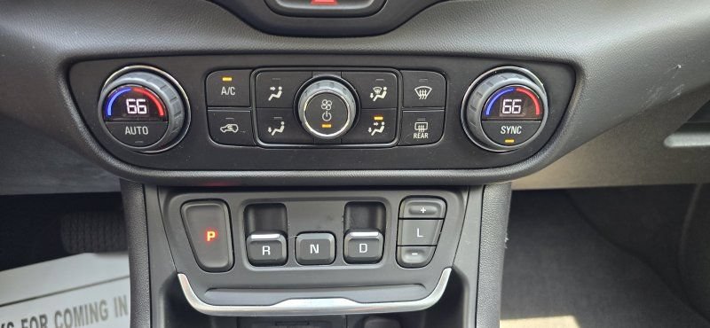 Used 2019 GMC Terrain SLE w/ Driver Convenience Package AWD/4WD image 21