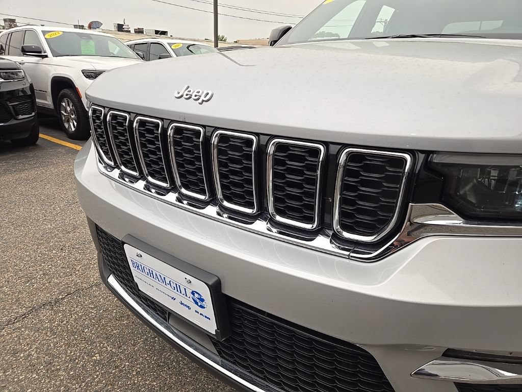 Certified 2024 Jeep Grand Cherokee Limited AWD/4WD image 3