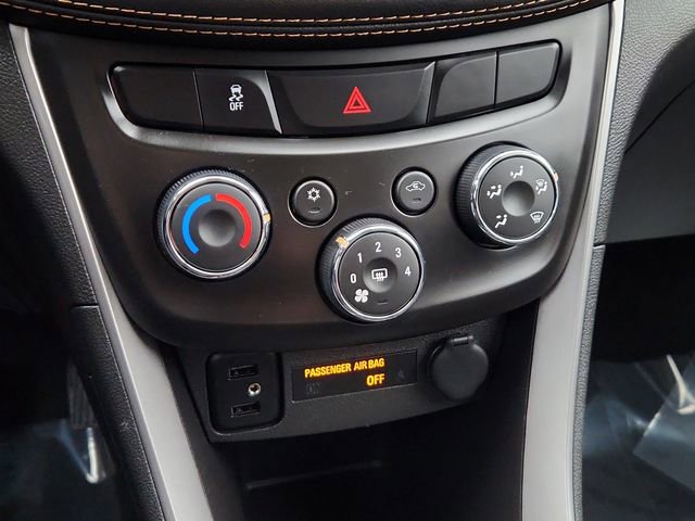 Used 2022 Chevrolet Trax LT w/ LT Convenience Package image 39