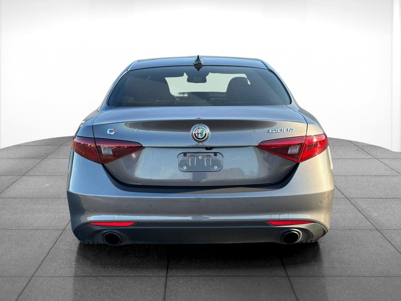 Used 2022 Alfa Romeo Giulia Ti image 6
