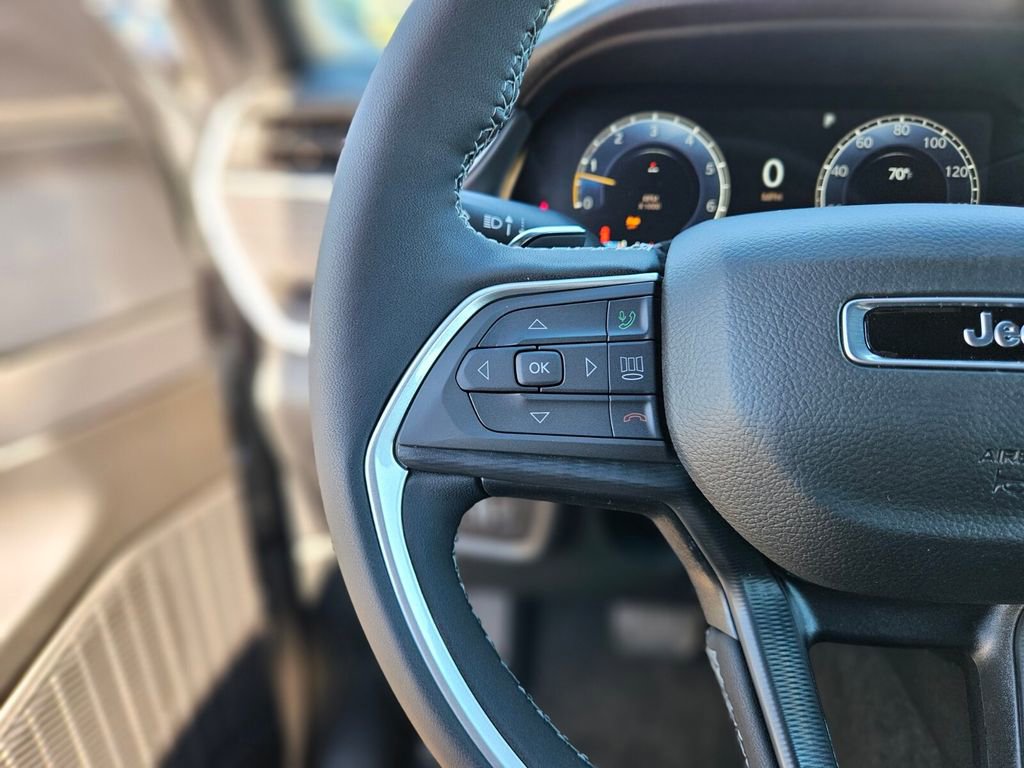 New 2025 Jeep Grand Cherokee Altitude image 26