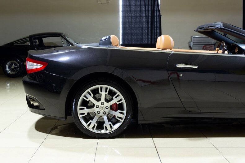 Used 2015 Maserati GranTurismo Convertible RWD image 26