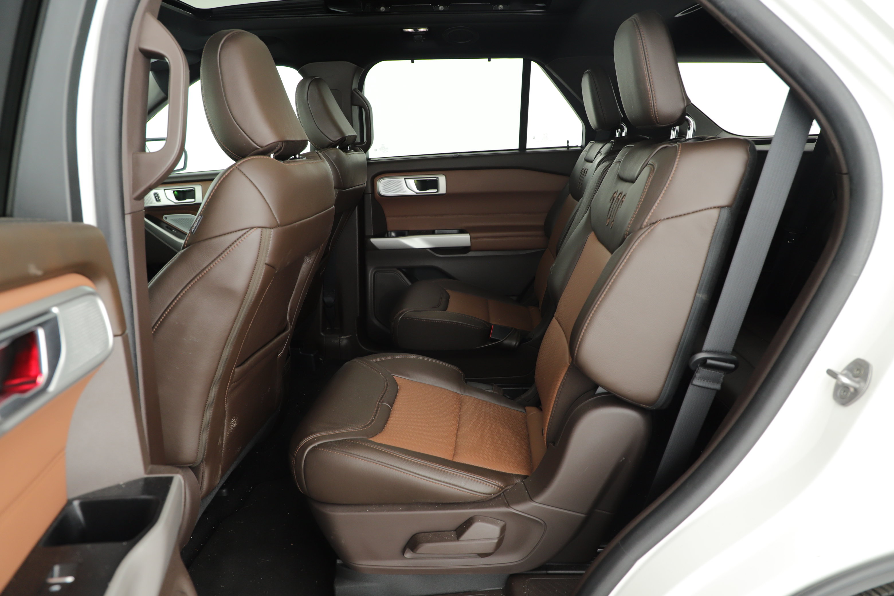 Used 2023 Ford Explorer King Ranch w/ Technology Package AWD/4WD image 16