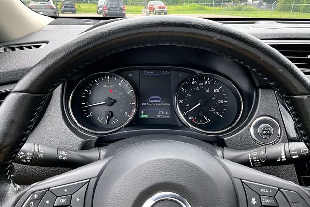 Used 2020 Nissan Rogue SV w/ Sun & Sound Touring Package FWD image 13
