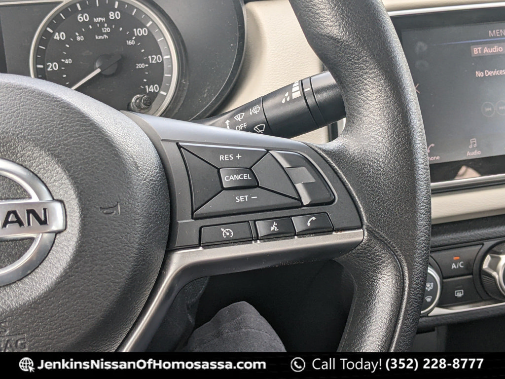 Used 2022 Nissan Versa SV FWD image 41