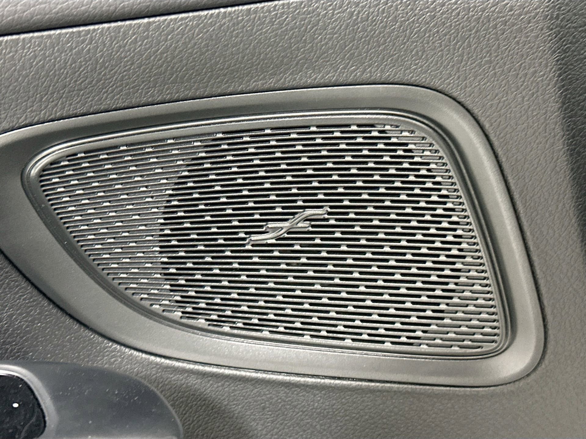 Used 2025 Mercedes-Benz C 300 Sedan image 21