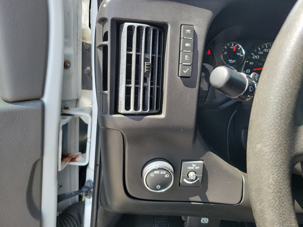 Used 2017 Chevrolet Express 2500 RWD image 12