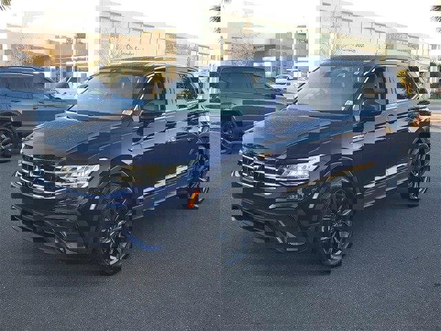 Certified 2023 Volkswagen Tiguan SE image 2