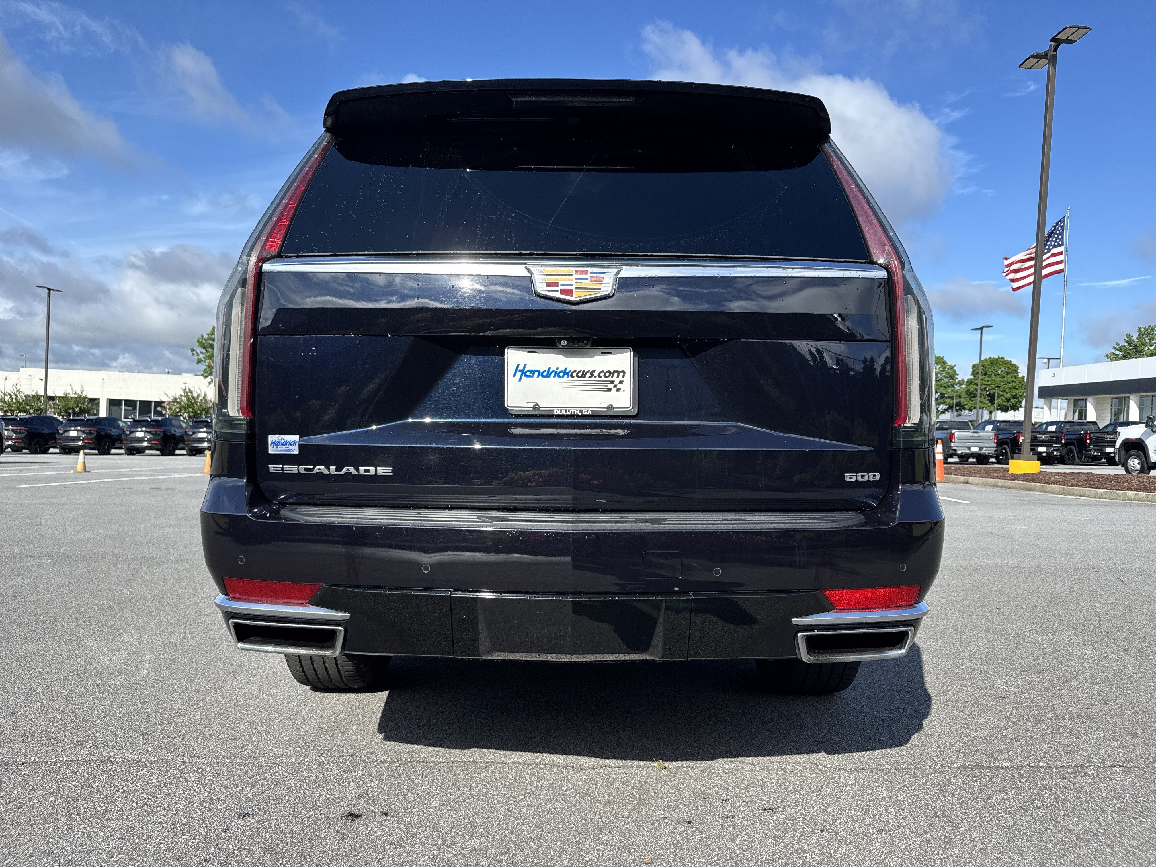 Used 2022 Cadillac Escalade ESV Premium Luxury w/ Performance Package AWD/4WD image 10