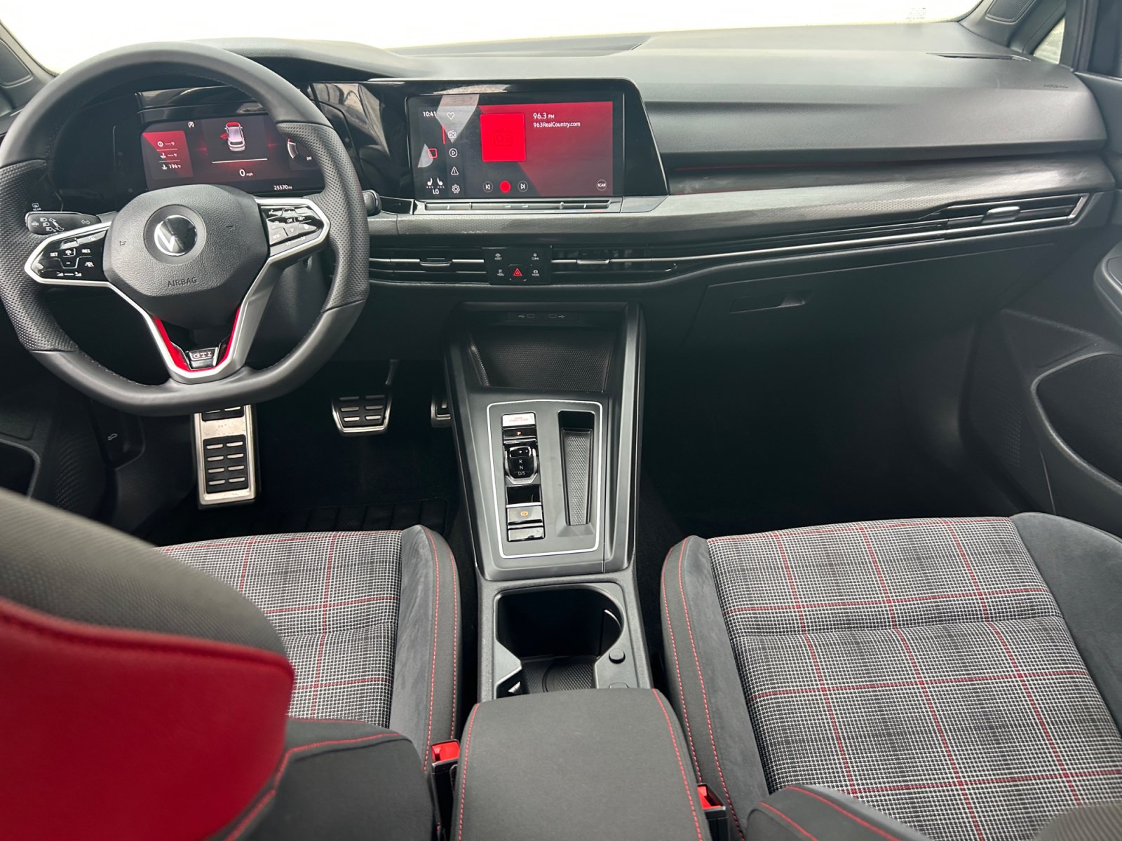 Used 2022 Volkswagen GTI SE FWD image 19