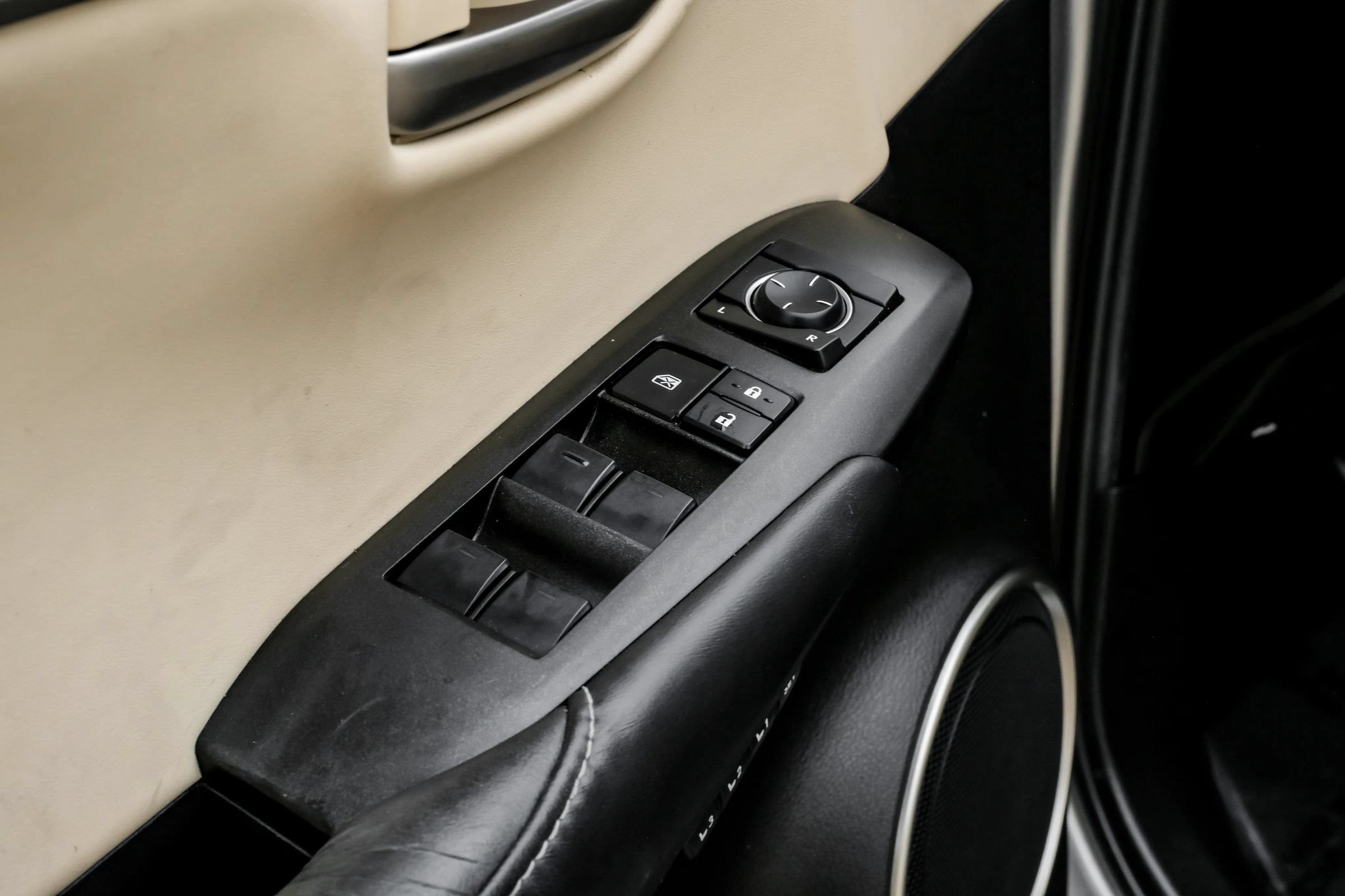 Used 2016 Lexus NX 300h FWD w/ Luxury Package image 49