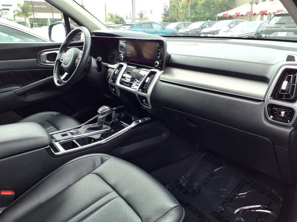 Certified 2022 Kia Sorento SX FWD image 13