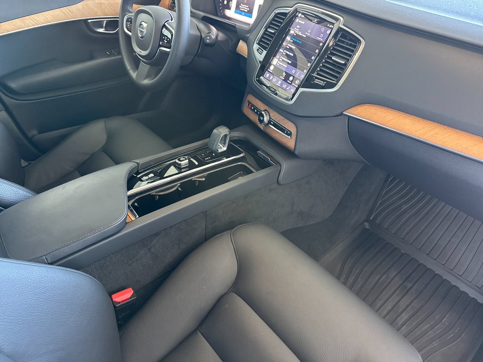 Certified 2024 Volvo XC90 T8 Plus w/ Protection Package Premier AWD/4WD image 21