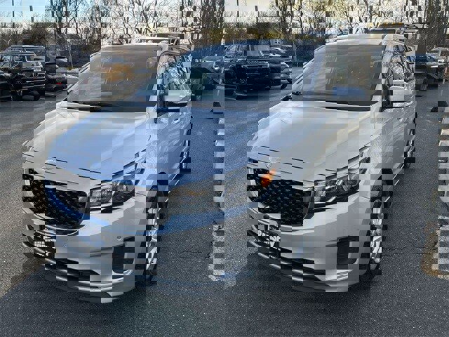 Used 2017 Kia Sedona LX w/ LX Essentials Premium Package image 4