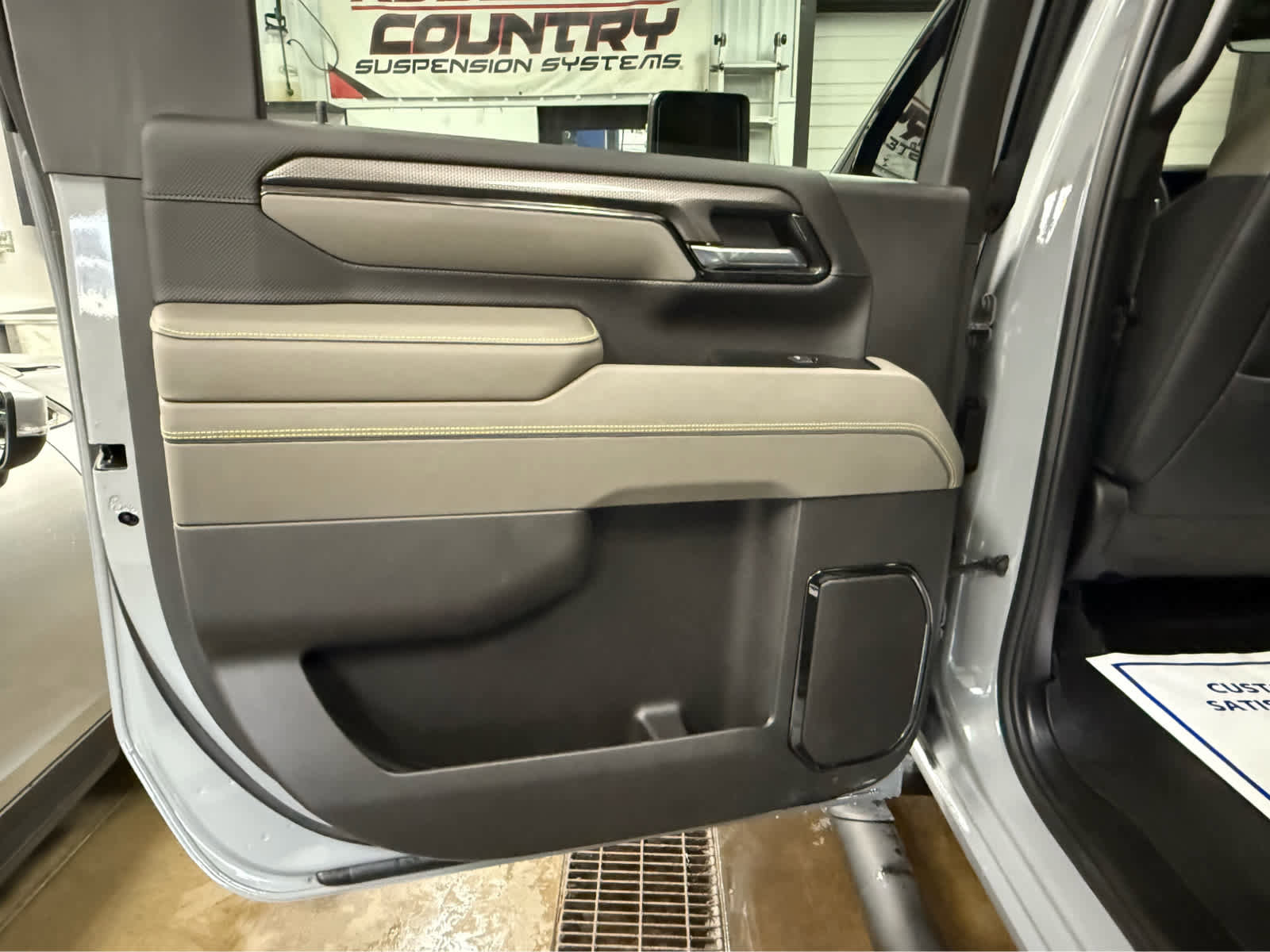 Used 2025 Chevrolet Silverado 2500 ZR2 w/ Technology Package image 23