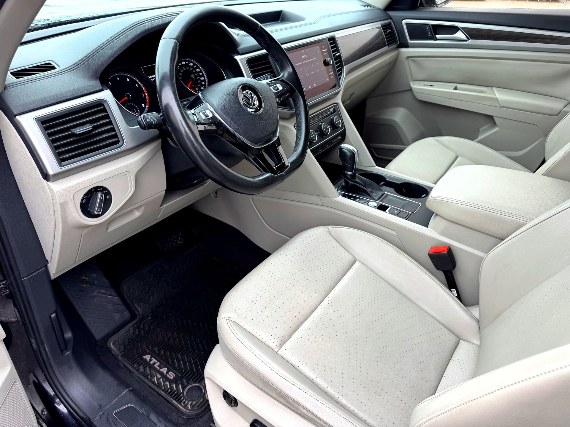 Used 2018 Volkswagen Atlas SE FWD image 11