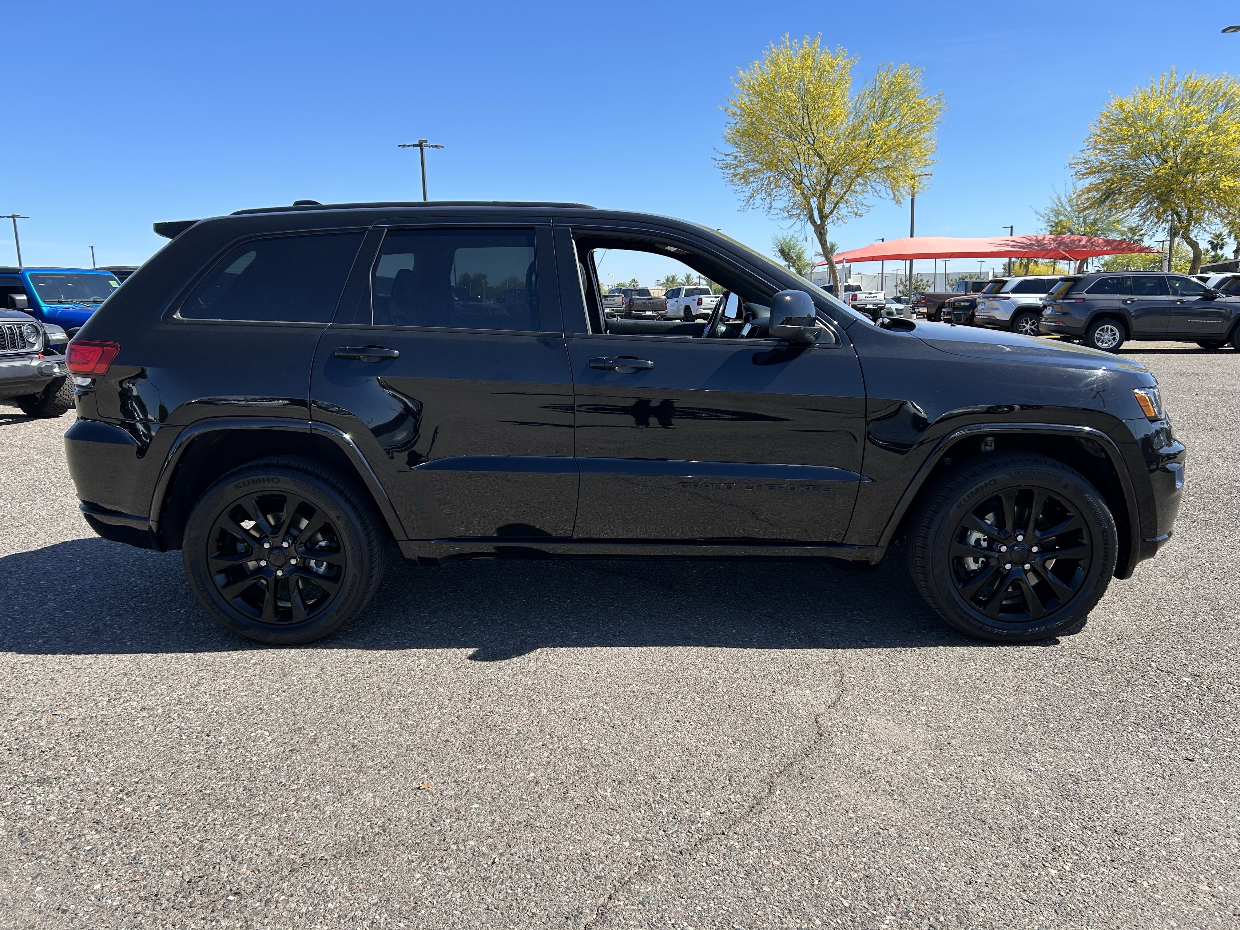 Certified 2021 Jeep Grand Cherokee Laredo X AWD/4WD image 6