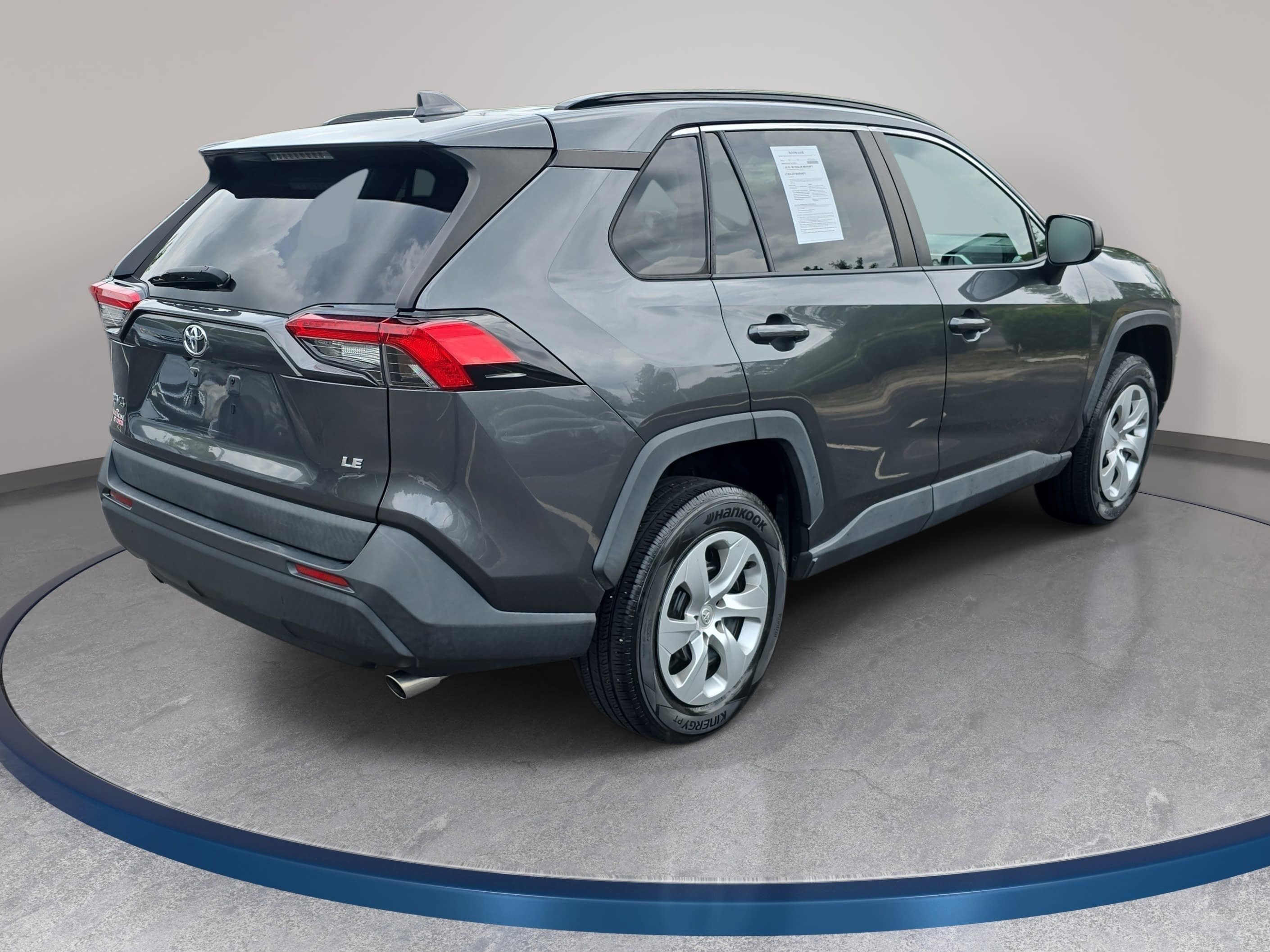 Used 2020 Toyota RAV4 LE FWD image 5