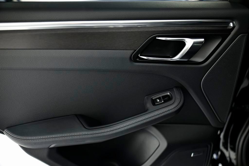 New 2026 Porsche Macan GTS AWD/4WD image 27