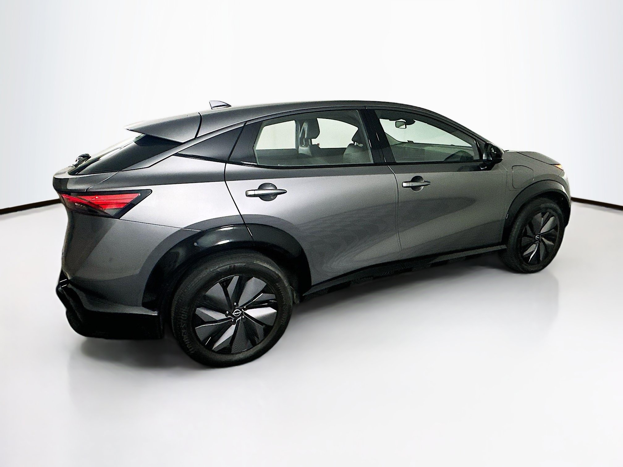 Used 2024 Nissan Ariya AWD image 10