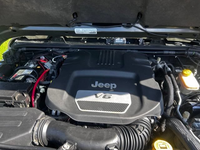 Used 2016 Jeep Wrangler Unlimited Rubicon AWD/4WD image 22