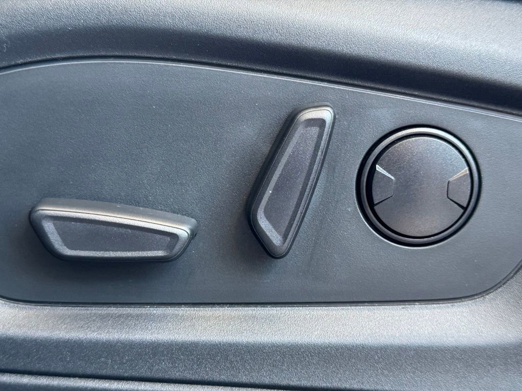 Used 2023 Ford Explorer XLT w/ Equipment Group 202A image 20