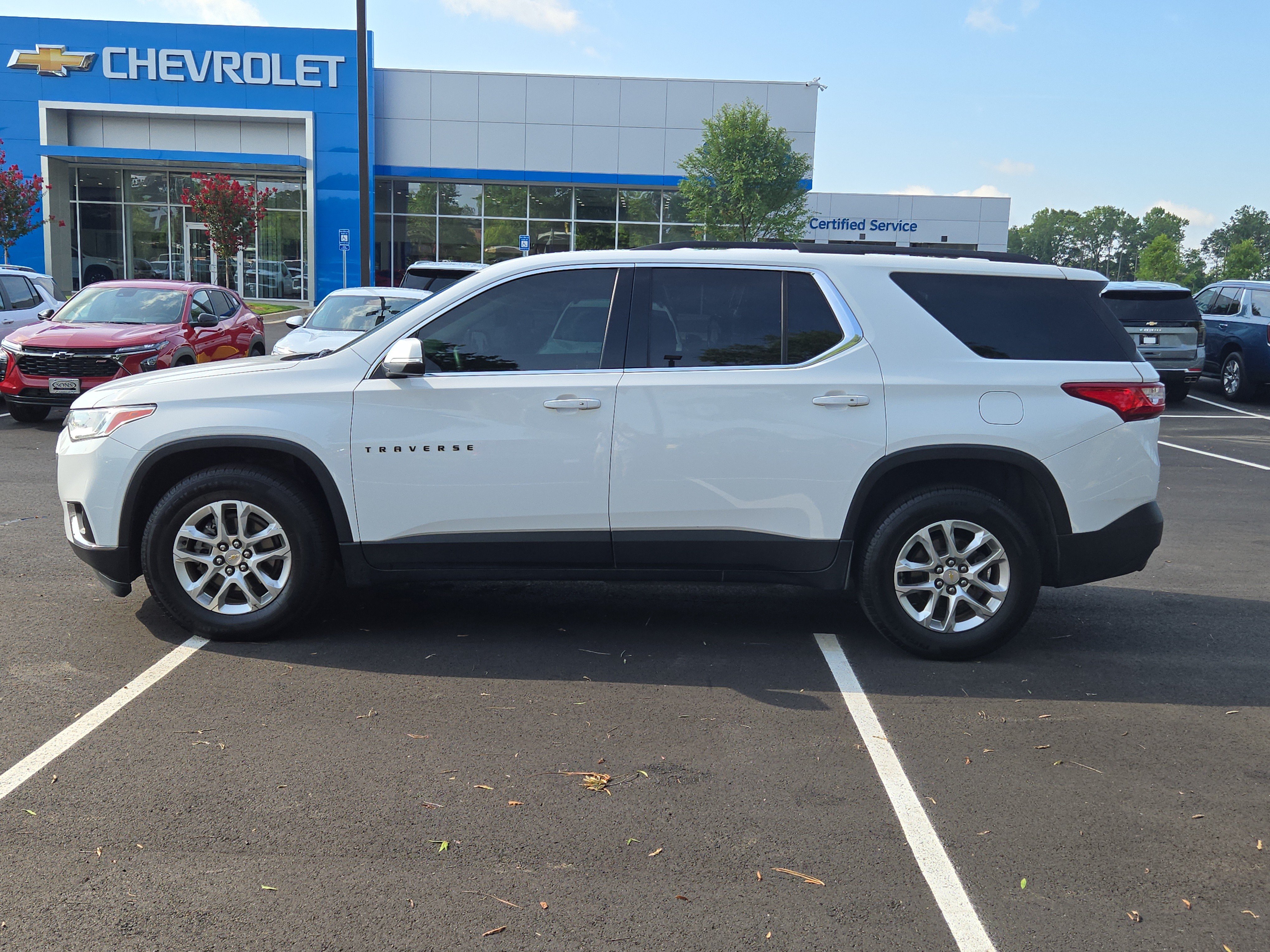 Used 2021 Chevrolet Traverse LT AWD/4WD image 14