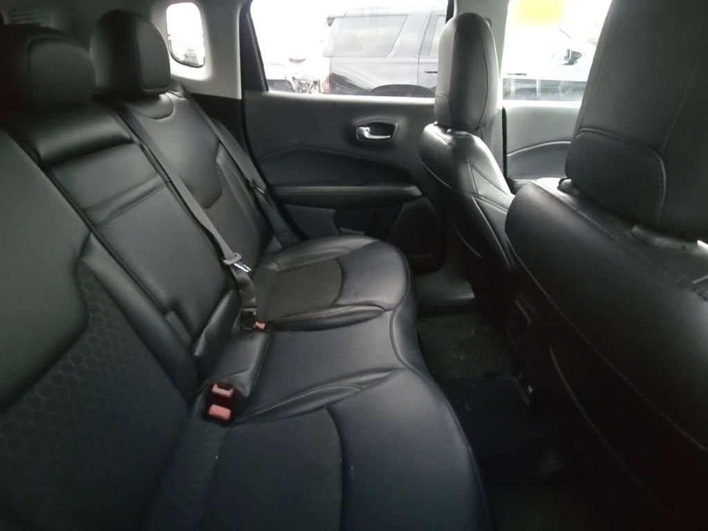 Used 2019 Jeep Compass Latitude w/ Popular Equipment Group image 9