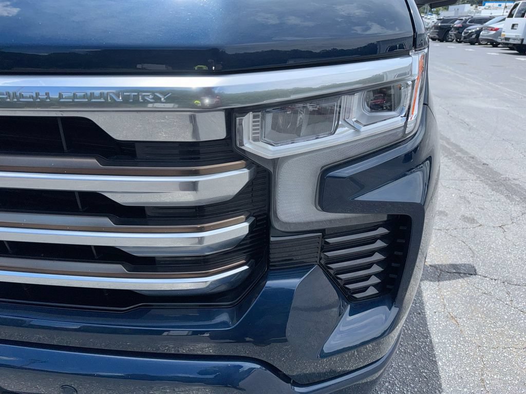 Used 2022 Chevrolet Silverado 1500 High Country w/ Technology Package AWD/4WD image 10